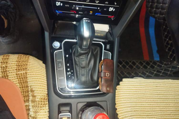 Used Volkswagen Magotan 2020 380TSI DSG Luxury Version Gear Lever