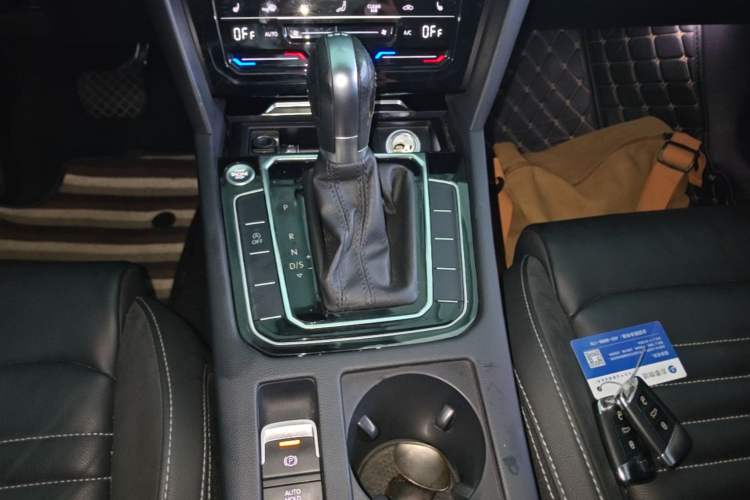 Used Volkswagen Magotan 2020 330TSI DSG Leading Model Gear Lever