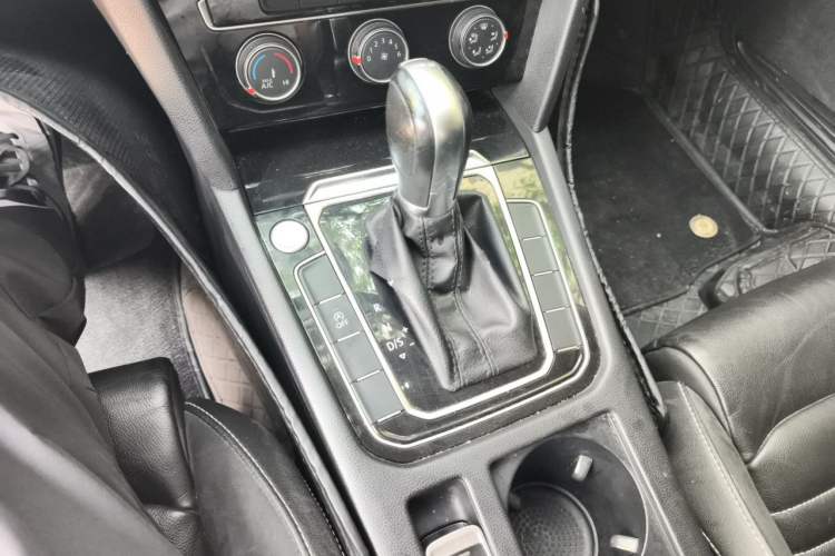 Used Volkswagen Magotan 2020 280TSI DSG Comfort Edition Gear Lever