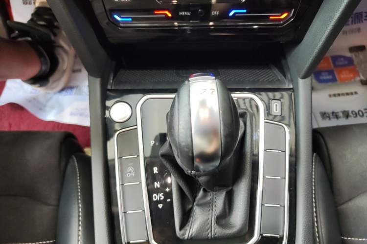 Used Volkswagen Magotan 2020 330TSI DSG Luxury Edition Gear Lever