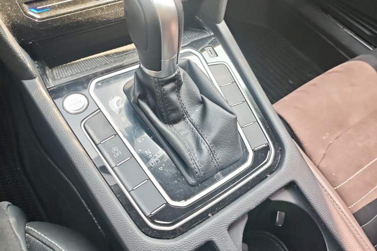 Used Volkswagen Magotan 2020 330TSI DSG Luxury Edition Gear Lever