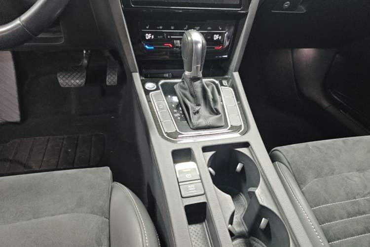 Used Volkswagen Magotan 2020 330TSI DSG Luxury Edition Gear Lever