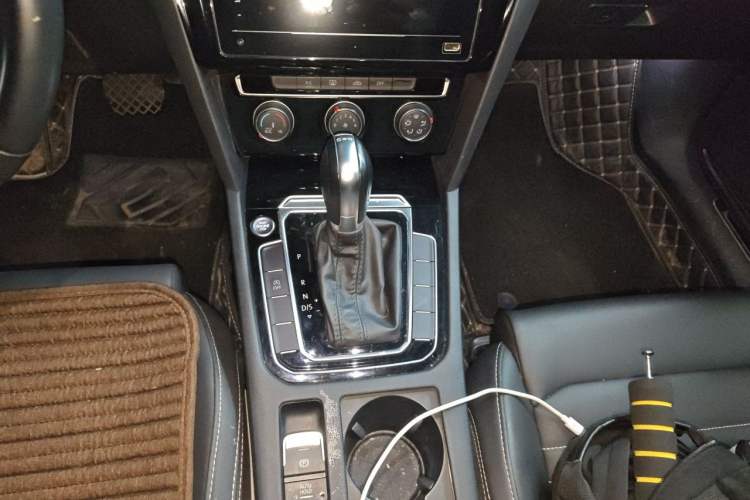Used Volkswagen Magotan 2020 280TSI DSG Comfort Edition Gear Lever
