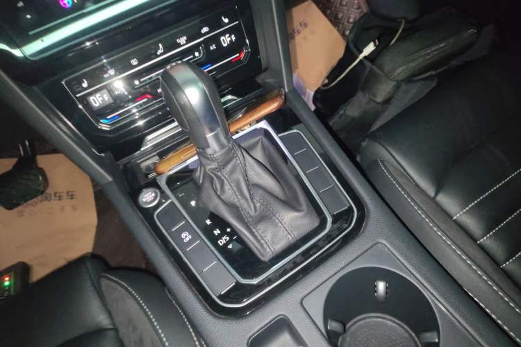 Used Volkswagen Magotan 2020 330TSI DSG Leading Model Gear Lever