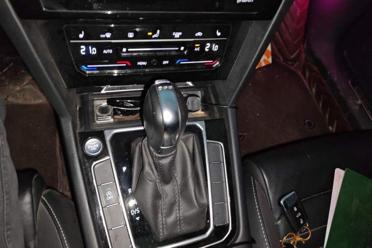 Used Volkswagen Magotan 2020 330TSI DSG Leading Model Gear Lever