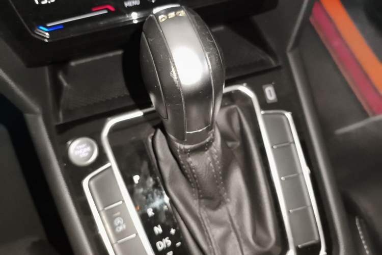 Used Volkswagen Magotan 2020 330TSI DSG Luxury Edition Gear Lever