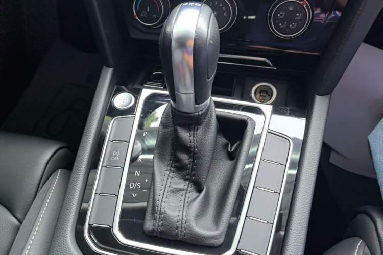 Used Volkswagen Magotan 2020 280TSI DSG Comfort Edition Gear Lever