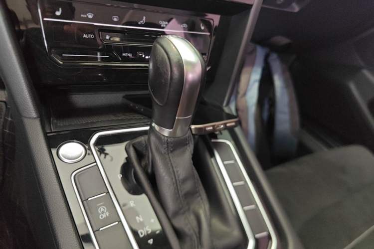Used Volkswagen Magotan 2020 330TSI DSG Luxury Edition Gear Lever