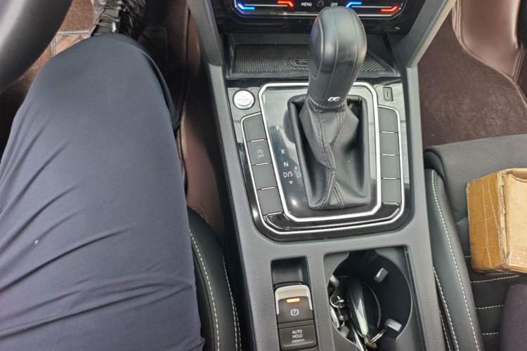 Used Volkswagen Magotan 2020 380TSI DSG Luxury Version Gear Lever