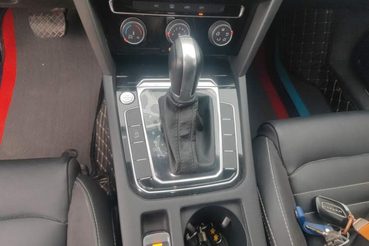 Used Volkswagen Magotan 2020 280TSI DSG Comfort Edition Gear Lever