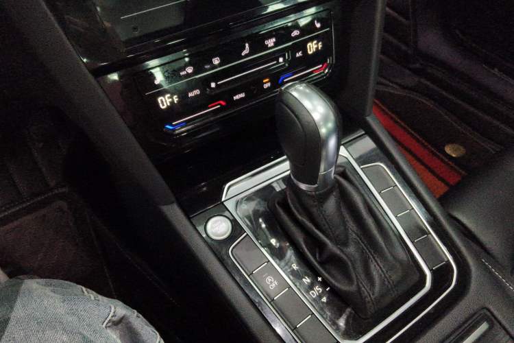 Used Volkswagen Magotan 2020 330TSI DSG Leading Model Gear Lever