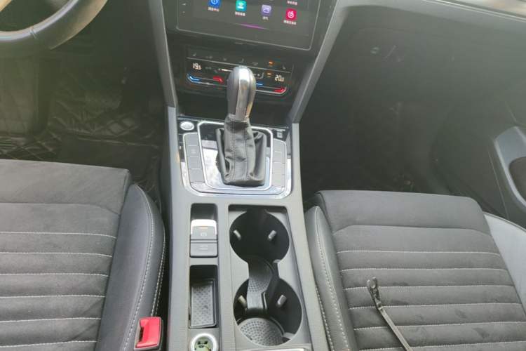 Used Volkswagen Magotan 2020 330TSI DSG Luxury Edition Gear Lever
