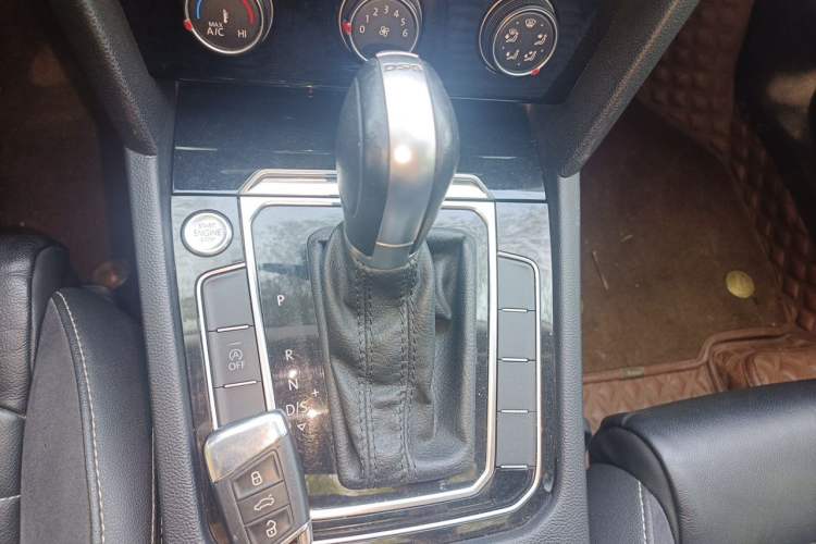 Used Volkswagen Magotan 2020 280TSI DSG Comfort Edition Gear Lever