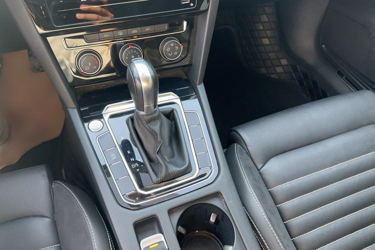 Used Volkswagen Magotan 2020 280TSI DSG Comfort Edition Gear Lever