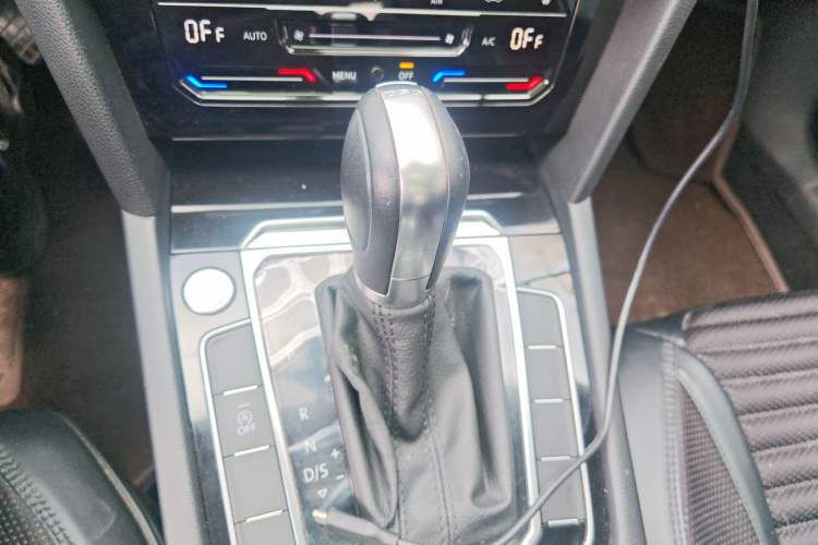 Used Volkswagen Magotan 2020 330TSI DSG Leading Model Gear Lever