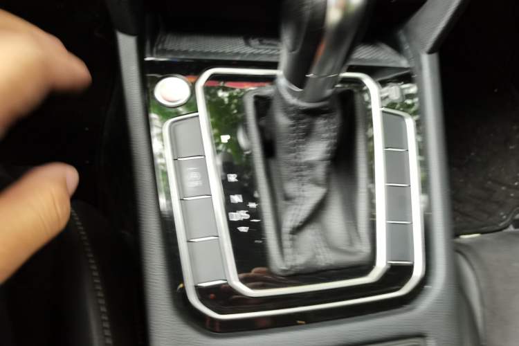 Used Volkswagen Magotan 2020 330TSI DSG Luxury Edition Gear Lever