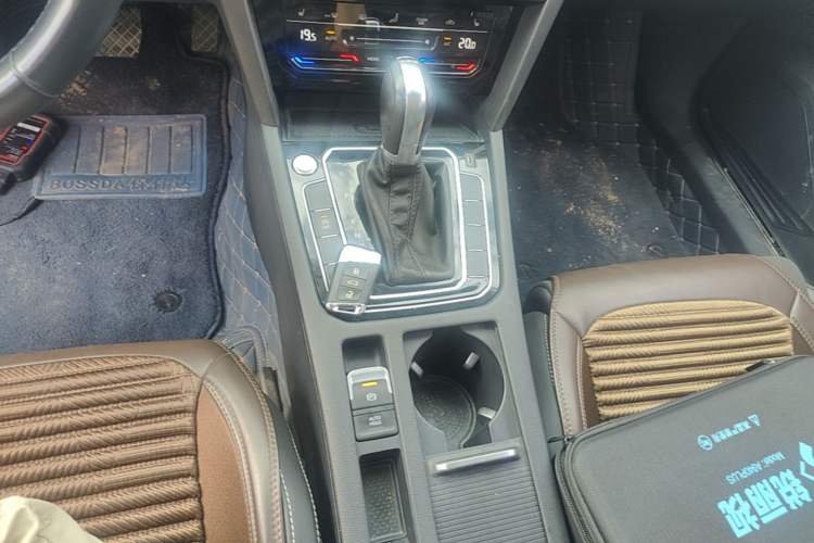 Used Volkswagen Magotan 2020 330TSI DSG Luxury Edition Gear Lever