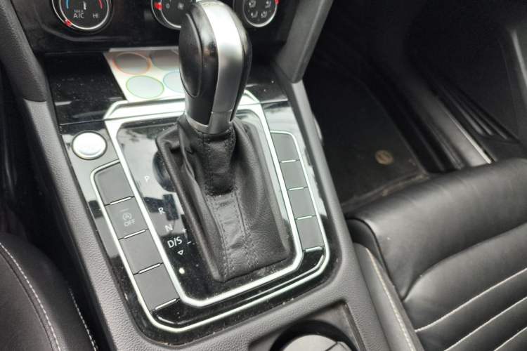 Used Volkswagen Magotan 2020 280TSI DSG Comfort Edition Gear Lever
