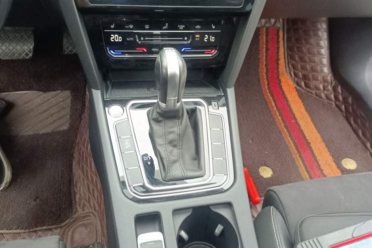 Used Volkswagen Magotan 2020 330TSI DSG Luxury Edition Gear Lever