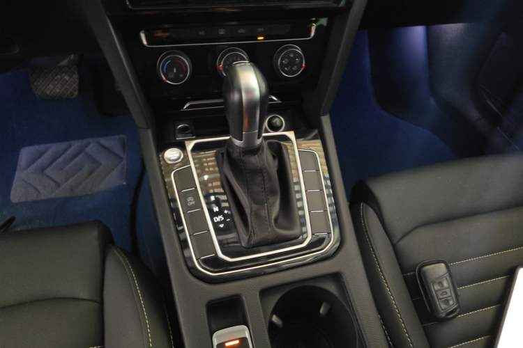 Used Volkswagen Magotan 2020 280TSI DSG Comfort Edition Gear Lever