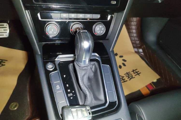 Used Volkswagen Magotan 2020 280TSI DSG Comfort Edition Gear Lever