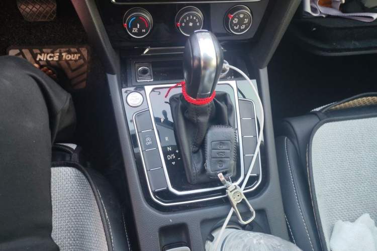 Used Volkswagen Magotan 2020 280TSI DSG Comfort Edition Gear Lever