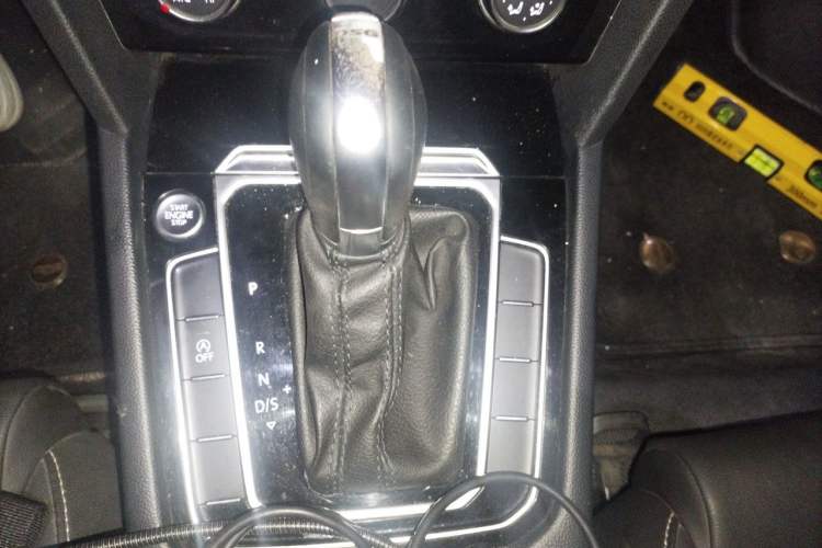 Used Volkswagen Magotan 2020 280TSI DSG Comfort Edition Gear Lever