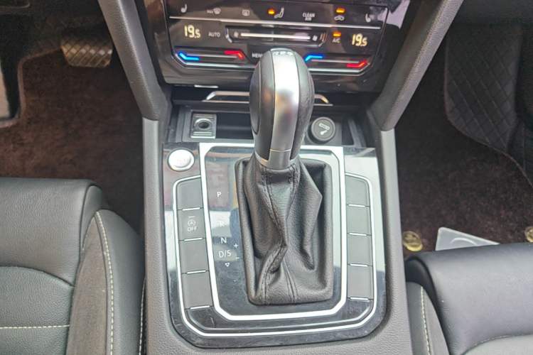 Used Volkswagen Magotan 2020 330TSI DSG Leading Model Gear Lever