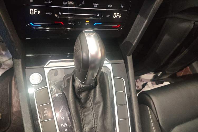 Used Volkswagen Magotan 2020 330TSI DSG Luxury Edition Gear Lever