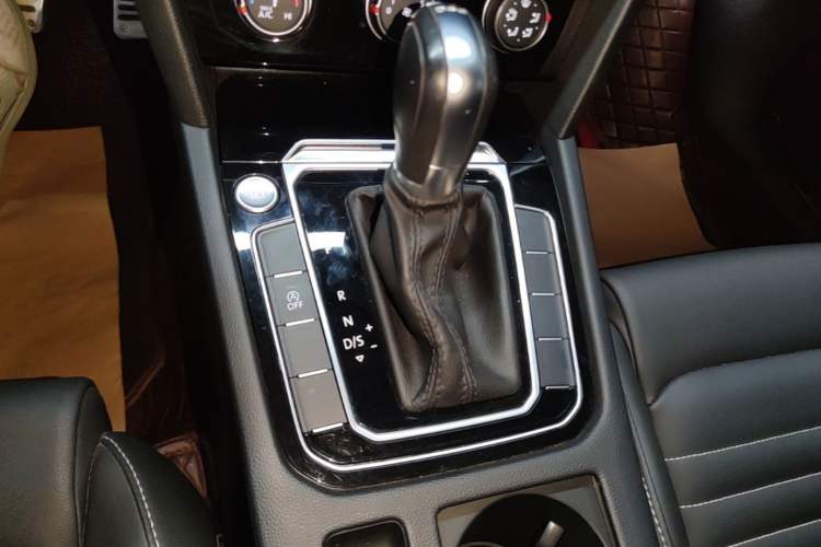 Used Volkswagen Magotan 2020 280TSI DSG Comfort Edition Gear Lever