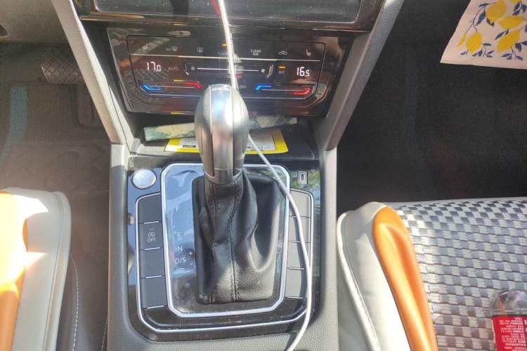 Used Volkswagen Magotan 2020 330TSI DSG Luxury Edition Gear Lever