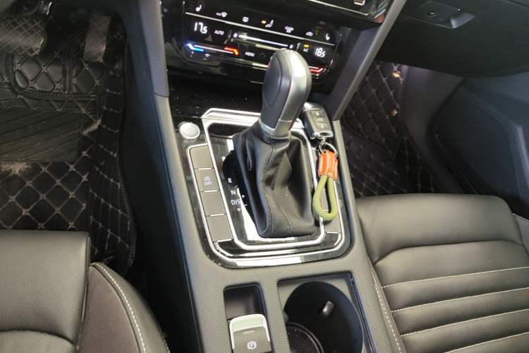 Used Volkswagen Magotan 2020 330TSI DSG Leading Model Gear Lever