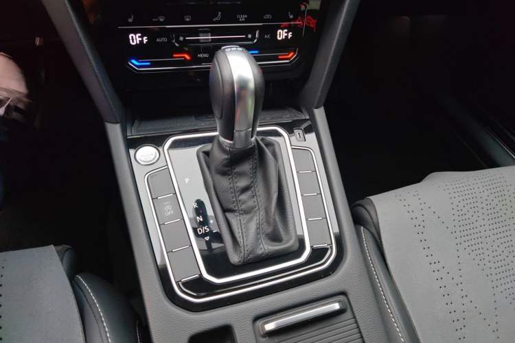 Used Volkswagen Magotan 2020 330TSI DSG Luxury Edition Gear Lever