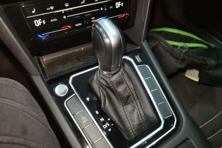 Used Volkswagen Magotan 2020 330TSI DSG Luxury Edition Gear Lever