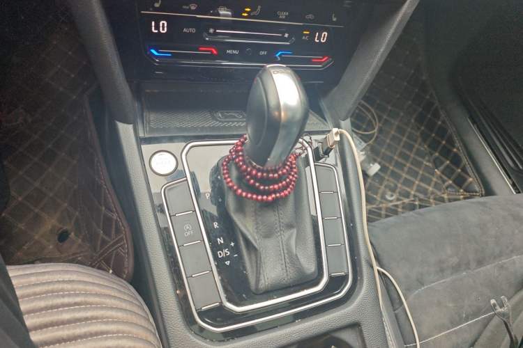 Used Volkswagen Magotan 2020 330TSI DSG Luxury Edition Gear Lever