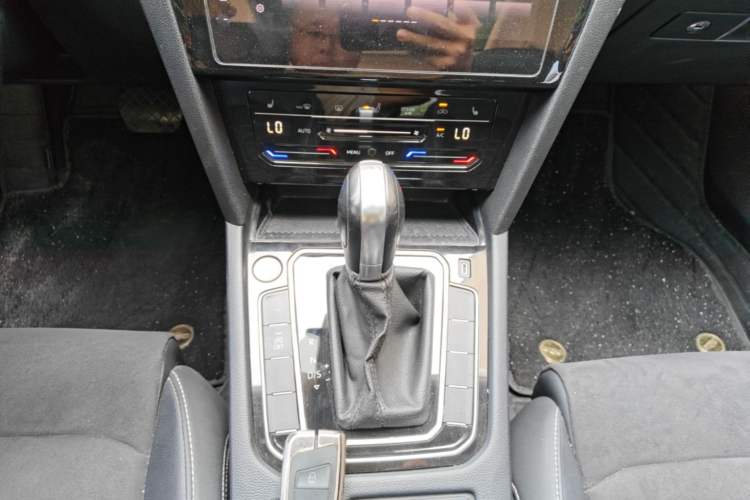 Used Volkswagen Magotan 2020 380TSI DSG Luxury Version Gear Lever