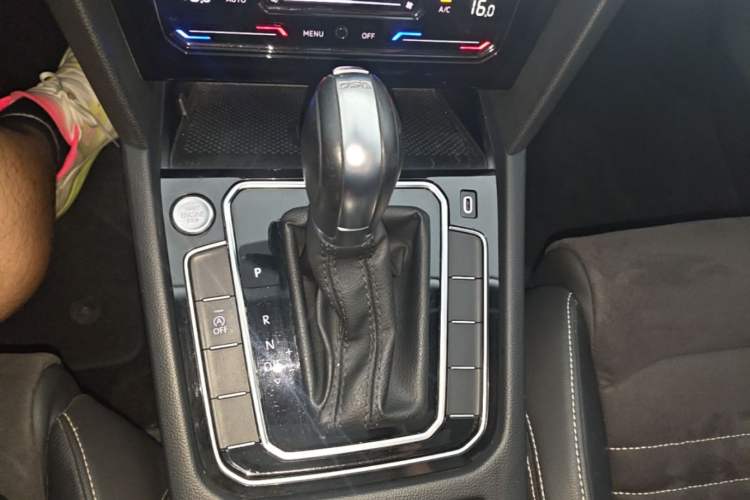 Used Volkswagen Magotan 2020 330TSI DSG Luxury Edition Gear Lever