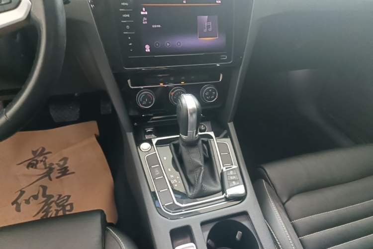 Used Volkswagen Magotan 2020 280TSI DSG Comfort Edition Gear Lever