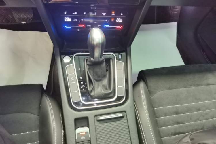 Used Volkswagen Magotan 2020 330TSI DSG Luxury Edition Gear Lever