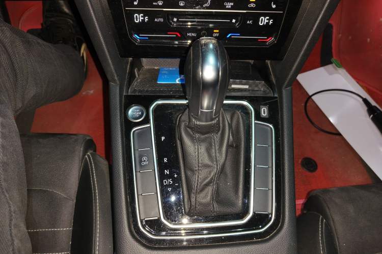 Used Volkswagen Magotan 2020 330TSI DSG Luxury Edition Gear Lever