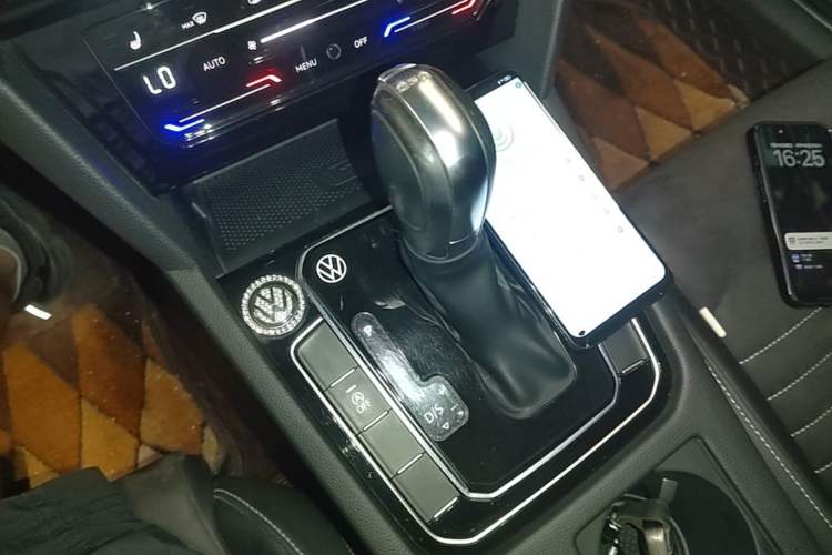 Used Volkswagen Magotan 2020 330TSI DSG Luxury Edition Gear Lever