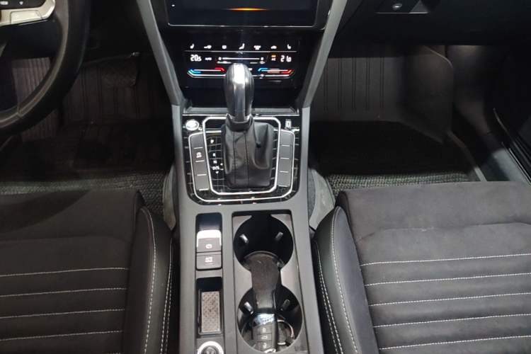Used Volkswagen Magotan 2020 330TSI DSG Luxury Edition Gear Lever