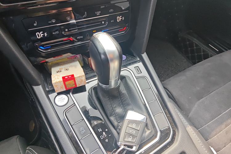 Used Volkswagen Magotan 2020 330TSI DSG Luxury Edition Gear Lever