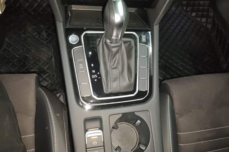 Used Volkswagen Magotan 2020 380TSI DSG Luxury Version Gear Lever