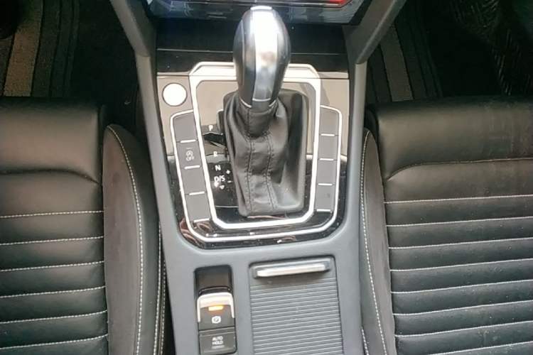 Used Volkswagen Magotan 2020 330TSI DSG Leading Model Gear Lever