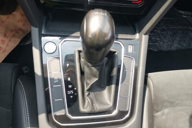Used Volkswagen Magotan 2020 330TSI DSG Luxury Edition Gear Lever