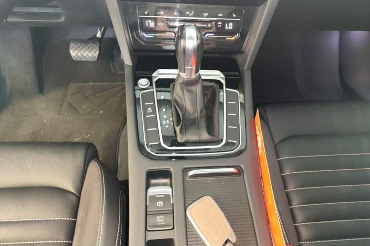 Used Volkswagen Magotan 2020 330TSI DSG Leading Model Gear Lever