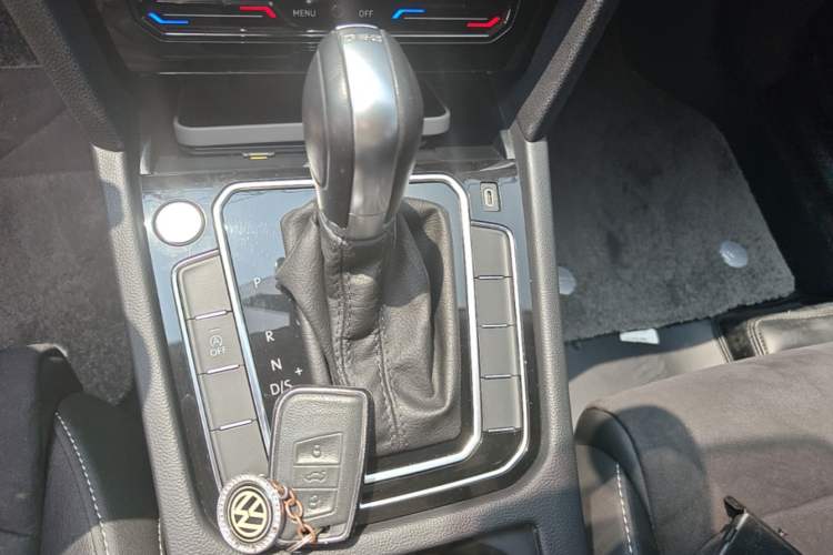 Used Volkswagen Magotan 2020 330TSI DSG Luxury Edition Gear Lever