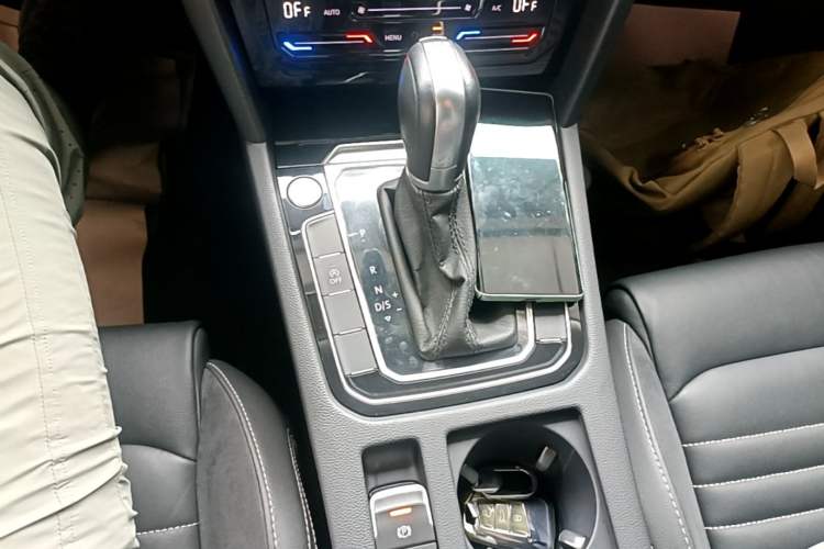 Used Volkswagen Magotan 2020 330TSI DSG Leading Model Gear Lever