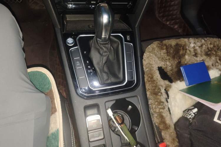 Used Volkswagen Magotan 2020 330TSI DSG Luxury Edition Gear Lever